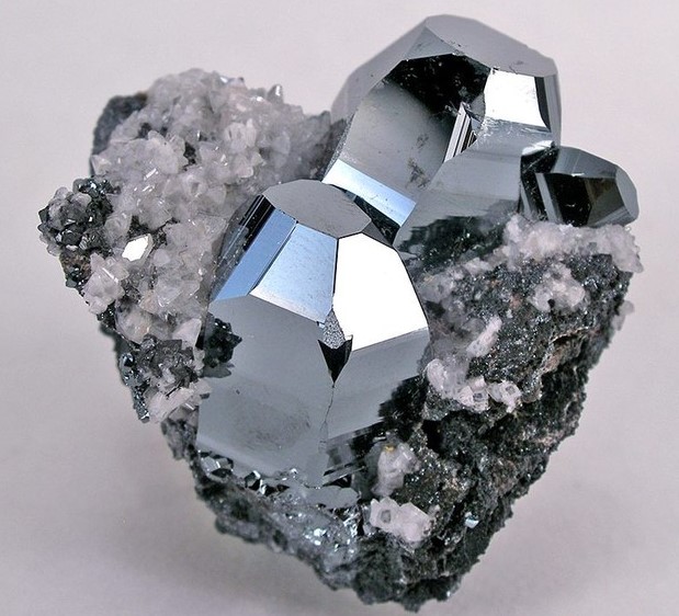 Hématite : Vertus, Bienfaits, propriétés de la Pierre en Lithothérapie